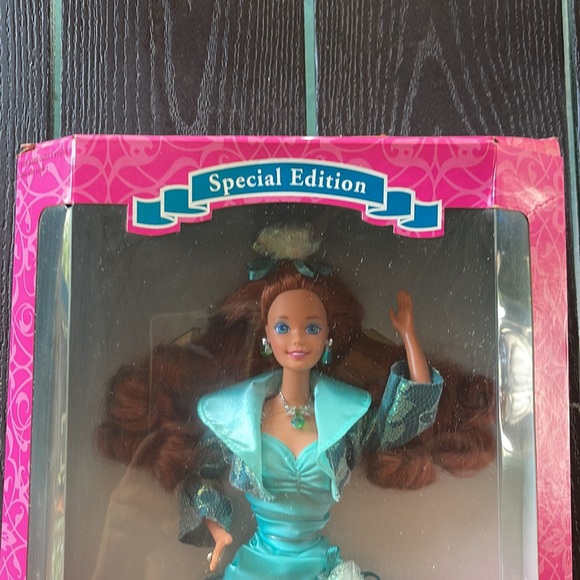 NRFB Toys R Us Emerald Elegance Barbie Doll. - Picture 2 of 14